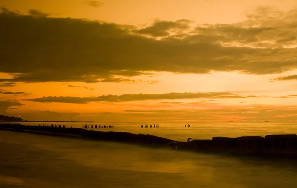 Pôr do sol acima do mar báltico — Fotografia de Stock