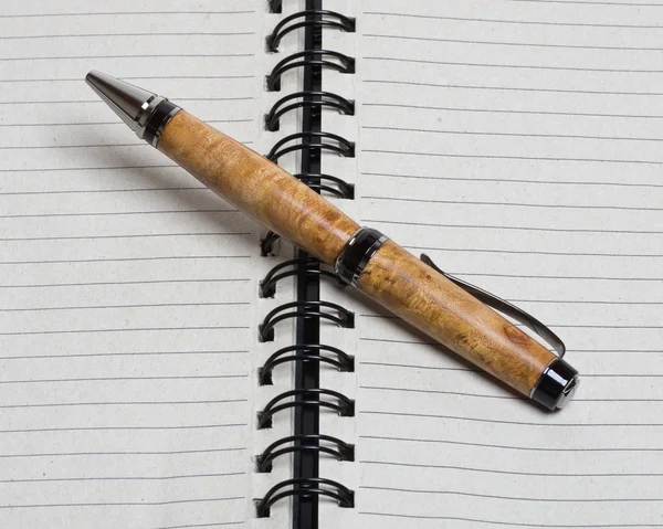 Kalem ve spiral defter — Stok fotoğraf