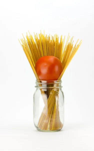 Pasta and tomato in mason jar — Stock Photo, Image