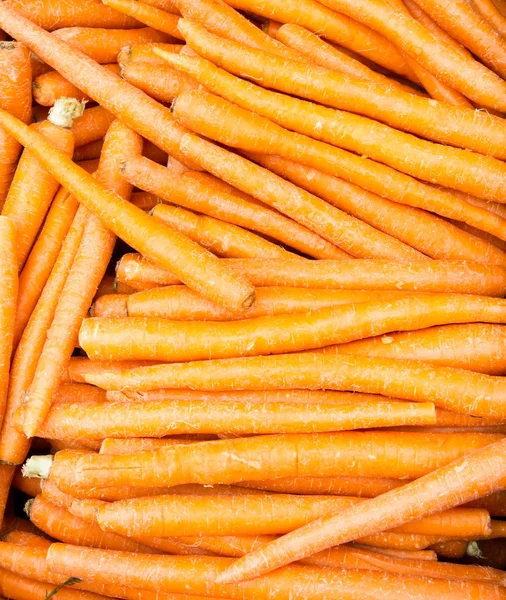 Zanahorias recién cavadas y listas para la venta —  Fotos de Stock