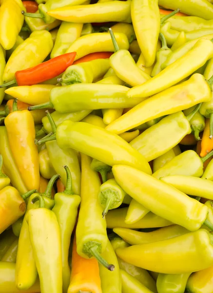 Hungarian wax or hot banana peppers on display — Stock Photo, Image