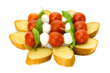 Bruschetta sopa üzerinde Fransız ekmeği