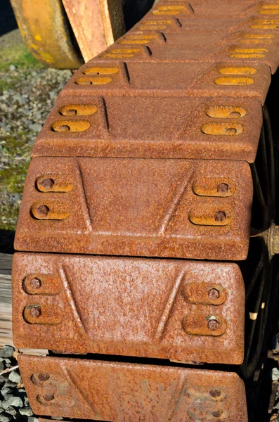 Pisadas de máquinas oxidadas o pista — Foto de Stock