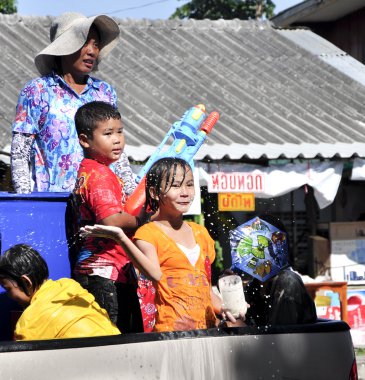 Songkarn is new year of Thailand , Every year on April is summer season the to Merit , Back to the family and Splashing water clipart