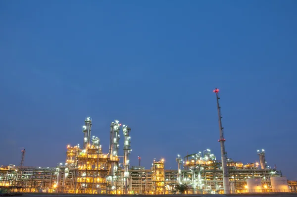 Evening sene of Chemical plant — Stock Photo, Image