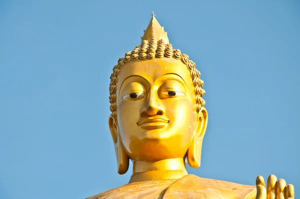 Gran puesto de estatua de Buda — Foto de Stock