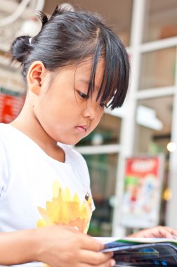 çocuklarda zaman rahat ol.