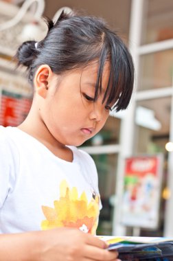 çocuklarda zaman rahat ol.