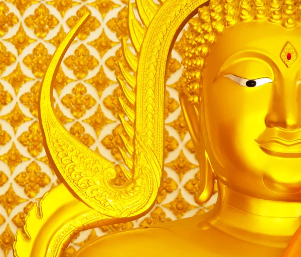Большая статуя Будды — стоковое фото