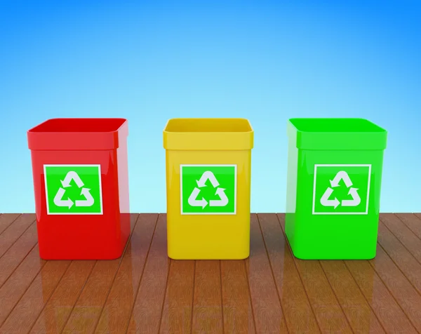 Papelera de reciclaje con un icono de reciclaje verde en el cuerpo de plástico —  Fotos de Stock