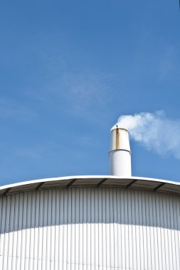 Bacadan duman çıkıyor.