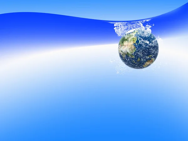 Terre dans l'eau avec fond bleu — Photo