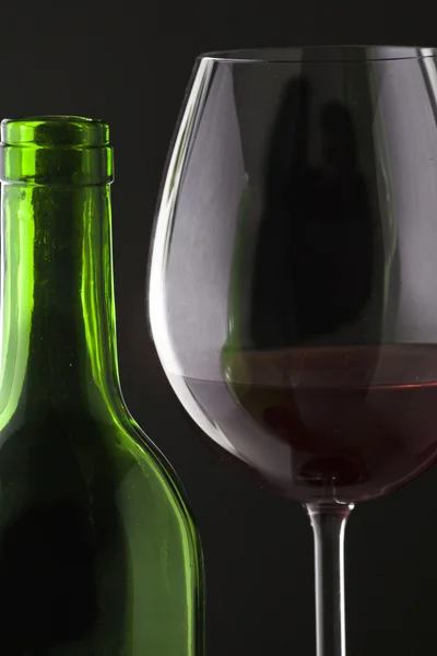 Copas de vino y botella — Foto de Stock