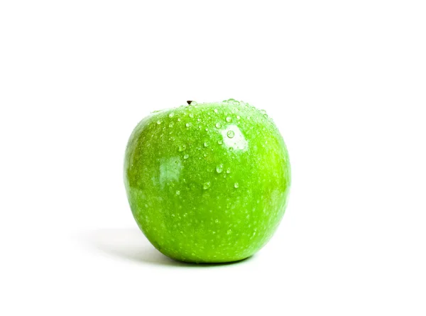 Jugosa manzana verde con gotas de agua — Foto de Stock