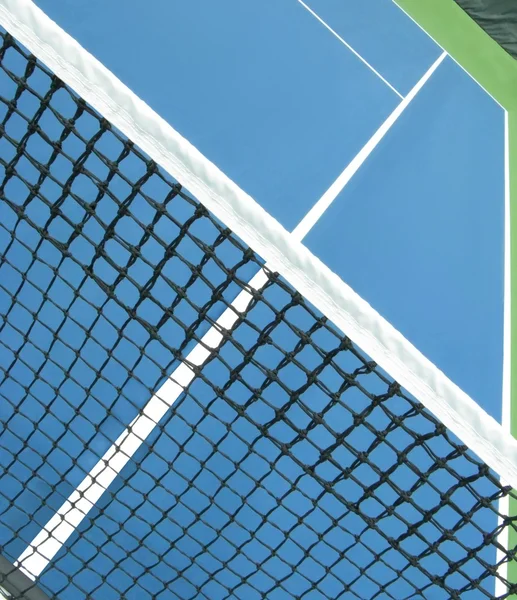 テニスのネットと路地 — ストック写真