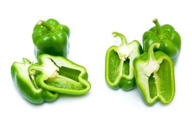 Yeşil bellpepper(clipping path!)