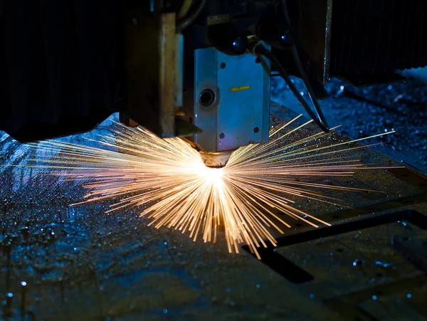 Corte a laser de perto — Fotografia de Stock