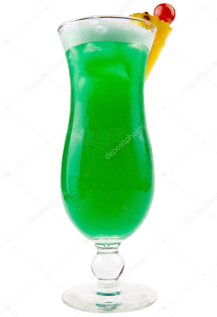 eine leckere grüne cocktail mit Scheiben frische Ananas und eine ...