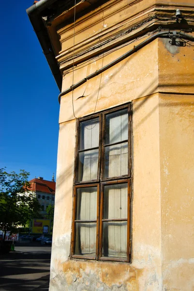 Vieille fenêtre européenne style — Photo