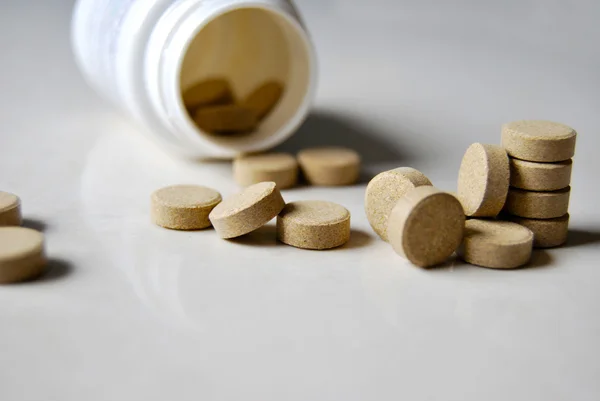 Bottle of plant pills — Stock Photo, Image