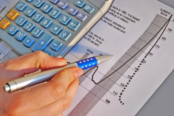 Calculate investing growh — Stock Photo, Image