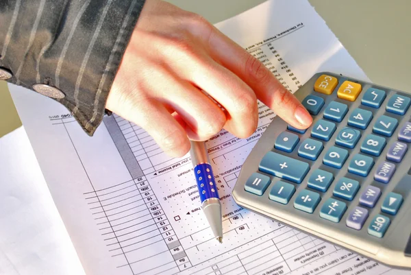 Income tax calculation — Stock Photo, Image