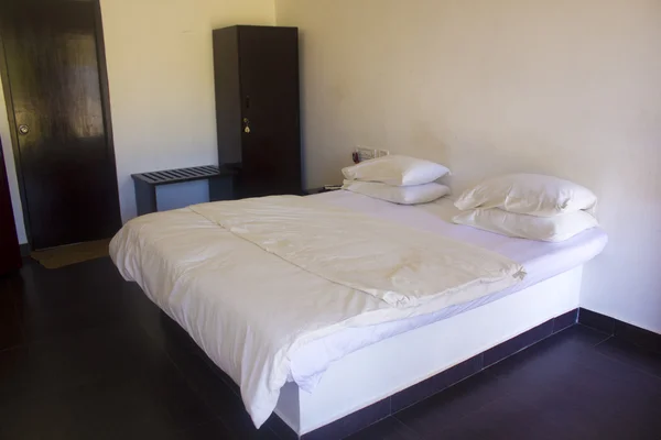 Bedroom of a hotel resort — Stock Photo, Image