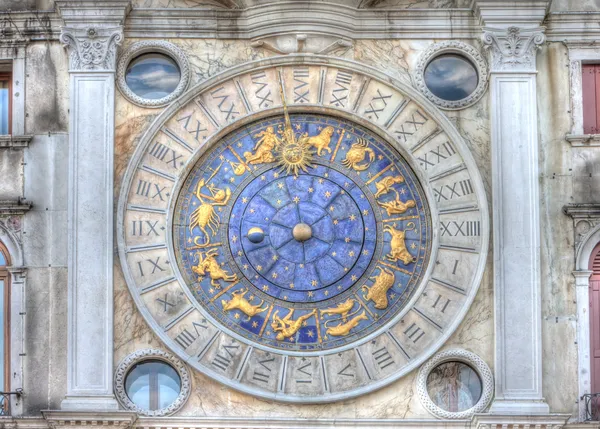 St の印の天文時計 — ストック写真