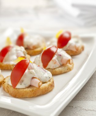 Creamy canapés