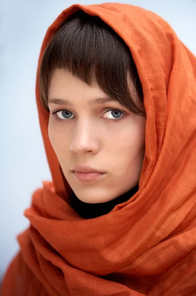 Mulher atraente com véu — Fotografia de Stock