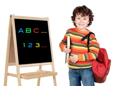 adorable niño estudiando