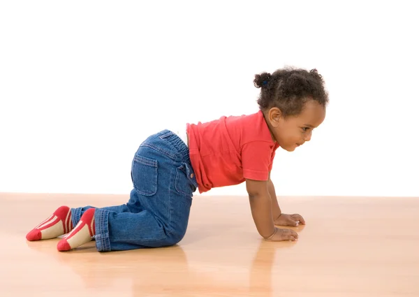 Bedårande afrikanska barn crawl — Stockfoto