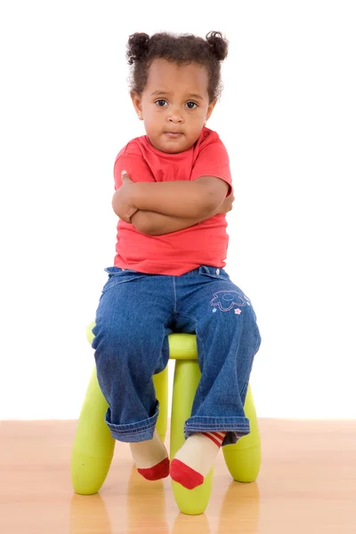 Adorabile bambino africano seduto — Foto Stock