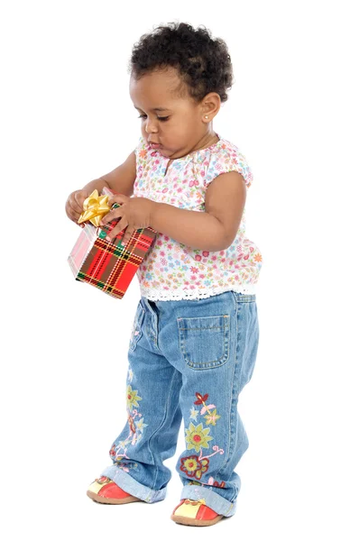 Bebê com uma caixa de presente — Fotografia de Stock
