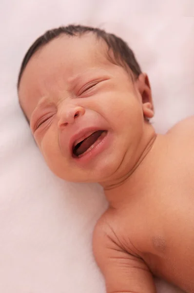 Bedårande nyfödda barn — Stockfoto