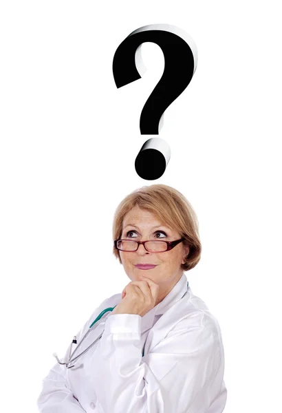 Mulher médico pensando em diagnóstico — Fotografia de Stock
