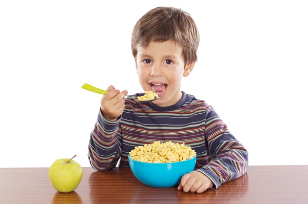 Kind eten ontbijt — Stockfoto
