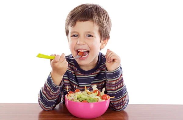 Παιδί που τρώει σαλάτα — Φωτογραφία Αρχείου