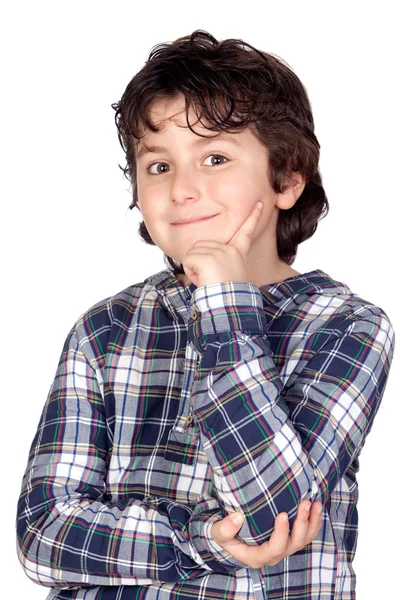 Улыбающийся ребенок в клетчатой футболке — стоковое фото