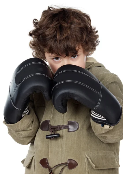 Bedårande pojke med boxhandskar — Stockfoto