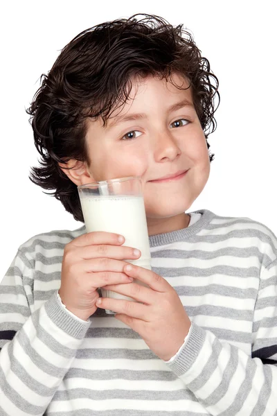 Красива дитина зі склянкою молока — стокове фото
