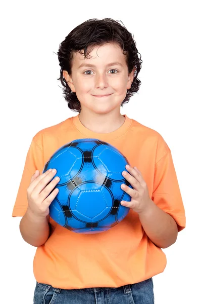 Bambino adorabile con un pallone da calcio blu — Foto Stock