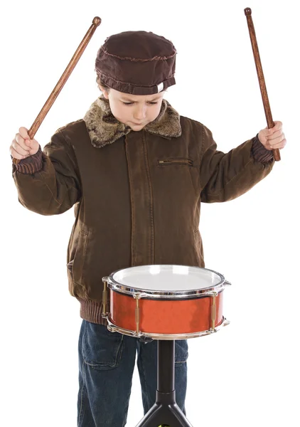 Criança tocando tambor — Fotografia de Stock