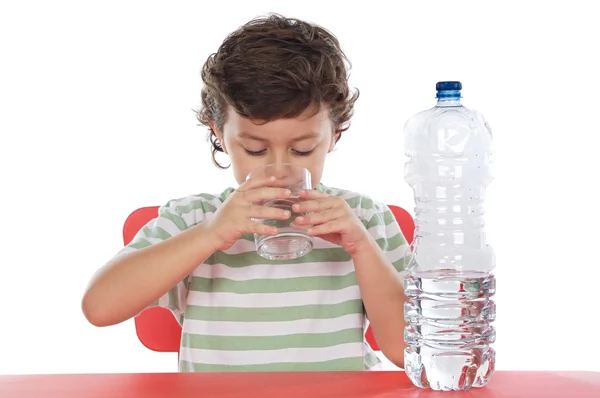 Agua potable para niños —  Fotos de Stock