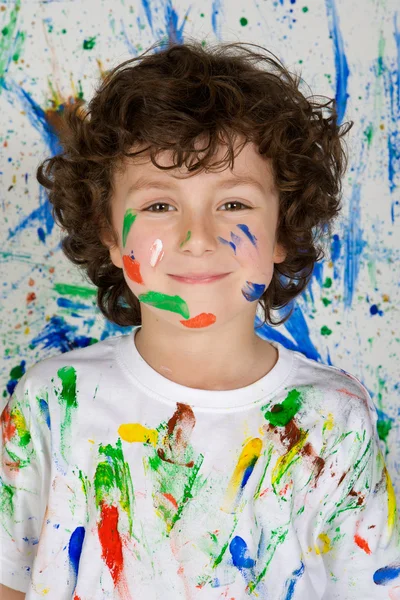 Menino brincando com pintura — Fotografia de Stock