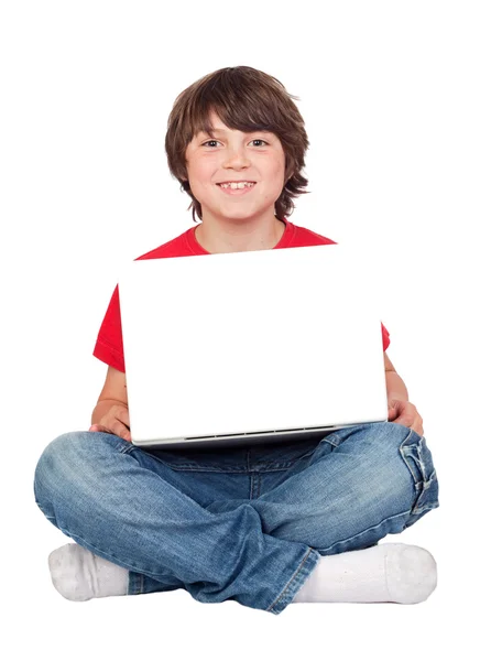 Αξιολάτρευτο μικρό αγόρι κάθεται με laptop — Φωτογραφία Αρχείου