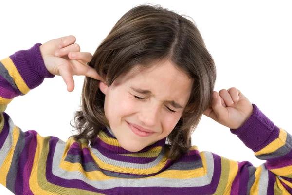 Menina bonita cobrindo seus ouvidos — Fotografia de Stock