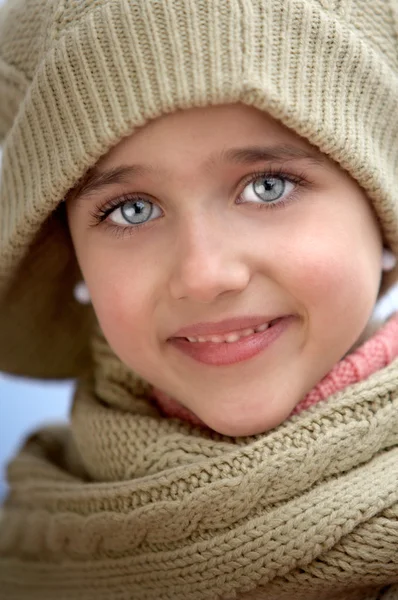 Chica protegida para el frío — Foto de Stock