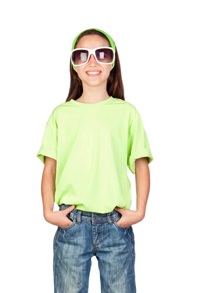 Αξιολάτρευτο κοριτσάκι με τα αστεία γυαλιά ηλίου — Φωτογραφία Αρχείου