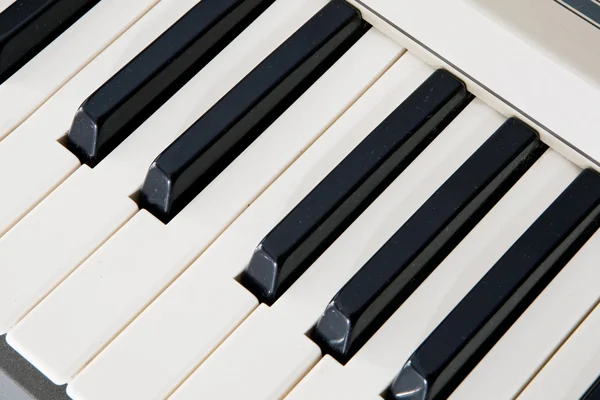 Tangenterna på ett piano — Stockfoto